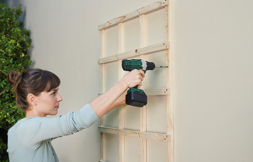 Schritt 7: An die Wand schrauben