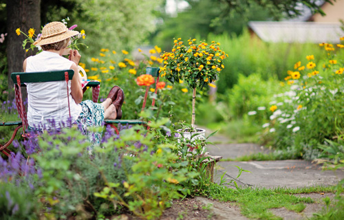 Erholungspausen während der Gartenarbeit